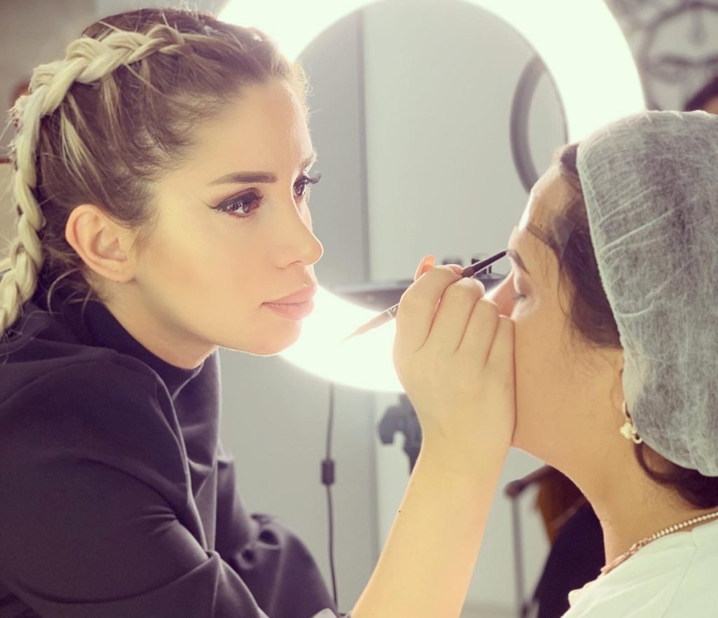 2026 Makyaj Trendleri: Yeni Yıl İçin Cansu Durkun’dan Uygulanabilir Öneriler