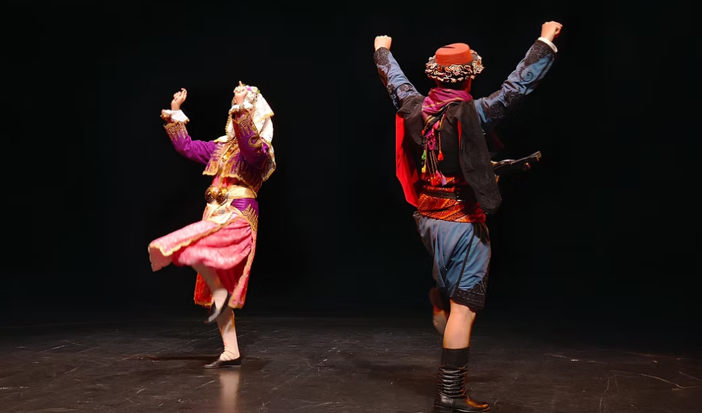 Bakırköy’de Kültürlerin Dansı: Sirtaki ve Zeybek Kursları İle Adım Atın
