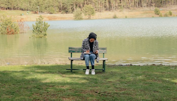 Aşırı düşünme nasıl durdurulur? 7 pratik adım