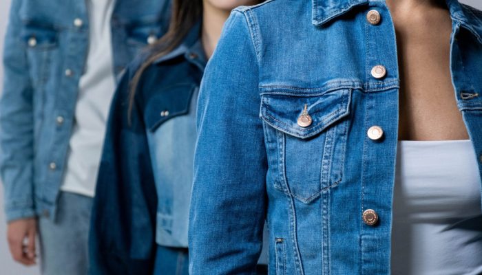 Denim Ceket Nasıl Giyilir: Her Mevsim ve Stilinize Uygun Kombinasyonlar
