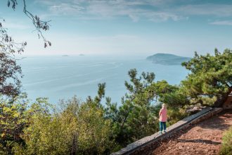Kaş Trekking Rehberi Kadınlar: Rotalar, Hazırlık ve Güvenlik Tavsiyeleri