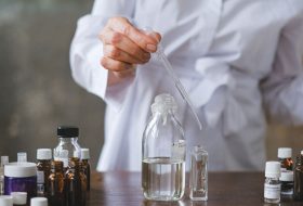 Parfüm Notaları Ne Demek? Koku Piramidi Rehberi