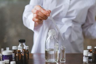 Parfüm Notaları Ne Demek? Koku Piramidi Rehberi