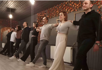 Bakırköy’de Kültürlerin Dansı: Sirtaki ve Zeybek Kursları İle Adım Atın